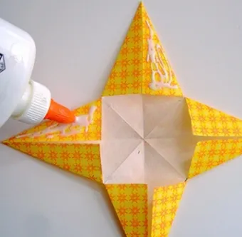 Hogyan készítsünk egy csillag ki a papírt a kezét rendszerek origami