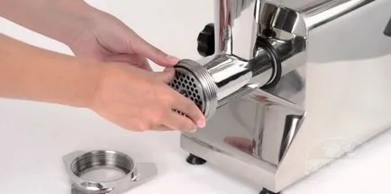Hogyan kell összeállítani egy kézi és elektromos húsdaráló kalauz fotókkal és videó (kézzel) Hogyan kell összeállítani egy kézi és elektromos húsdaráló kalauz fotókkal és videó