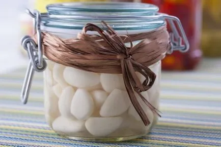 Hogyan tartsuk a fokhagymát a téli otthon (hogyan kell menteni a fokhagymát, amíg a rugó otthon) Hogyan tartsuk a fokhagymát a téli otthon