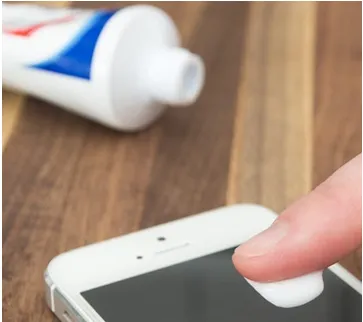 Hogyan lehet eltávolítani karcolások a telefon (képernyő) Hogyan lehet eltávolítani karcolások a telefon képernyőjén