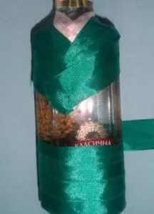 Hogyan lehet díszíteni a palackot a kezüket (saját) Hogyan lehet díszíteni a palackot a kezével