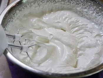Hogyan díszíteni a gyermek torta otthon receptek fotókkal és videó (díszíteni) Hogyan díszíteni a gyermek torta otthon receptek fotókkal és videó