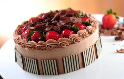Hogyan díszíteni a torta eper az otthon