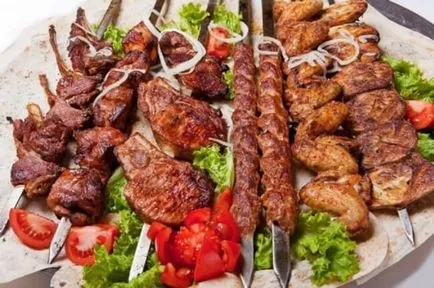 Hogyan díszíteni a torta eper az otthon