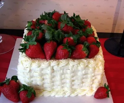 Hogyan díszíteni a torta eper