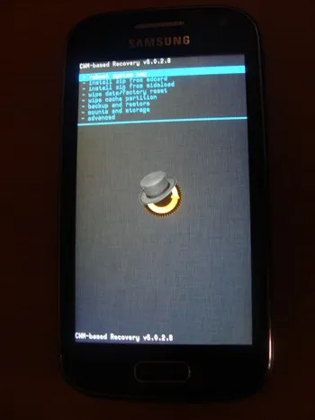 Hogyan kell telepíteni a firmware szokás a smartphone (CyanogenMod)
