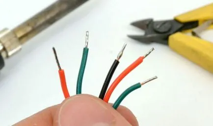 Hogyan kell telepíteni az aljzatba a kezét (kimenet) Hogyan kell telepíteni az aljzatba kezével