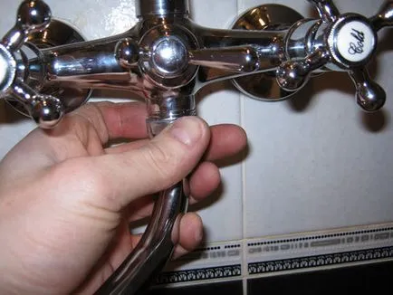 Hogyan kell telepíteni a csapot a fürdőszobában a saját, saját kezűleg (mixer) Hogyan kell telepíteni a csapot a fürdőszobában a saját, saját kezűleg