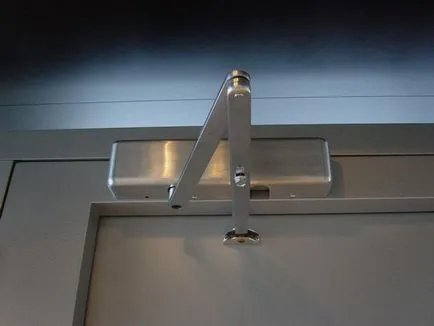 Hogyan telepítsük szorosabb az ajtón saját kezűleg telepítési útmutató