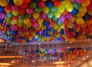 Hogyan lehet díszíteni az irodában a születésnapját