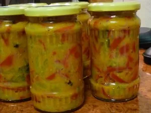 Ízletes és megfelelően ponty megpirítjuk egy serpenyőben, mai recept a (jobbra) Ízletes és megfelelően ponty megpirítjuk egy serpenyőben, mai recept a
