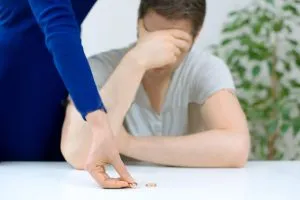 Hogyan felejtsük el az árulás nem kegyelmet kérni, hogyan kell helyesen tesz egy írásjelet (elfelejti) Hogyan felejtsük el az árulás nem kegyelmet kérni, hogyan kell helyesen tesz egy írásjel