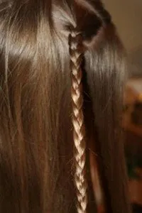 Hogyan fonni pigtail gyermek szakaszos rendszerben és videók (szakaszosan) Hogyan fonni pigtail gyermek szakaszos rendszerben és videó