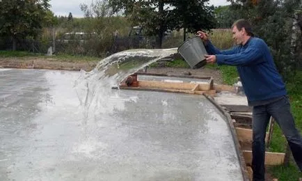 Hogyan öntsük beton betonozás víz nedves környezetben