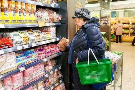 Ahogy beszerzett megfontoltan és takarékosan - elment a boltba, a minszki nyugdíjas magazin Minsk