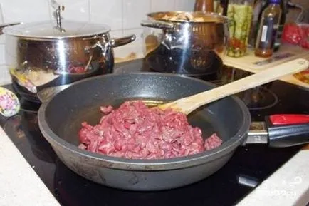 Burgonya, párolt hús és gomba - egy lépésről lépésre recept fényképek (receptek) Burgonya, párolt hús és gomba - lépésről lépésre recept fotók