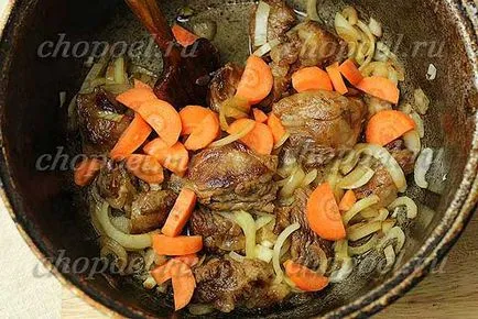 A burgonya és a hús bográcsban - recept fotókkal
