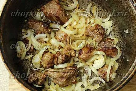 A burgonya és a hús bográcsban - recept fotókkal