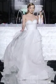 Ruha új kollekció 2018 pronovias