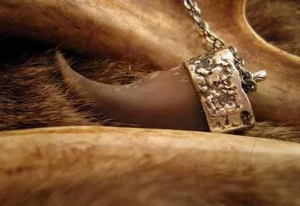 Bear karmok - stílusos kiegészítő, vagy egy erős amulett