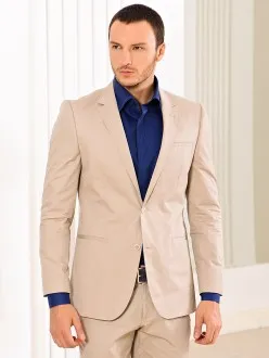 Suit egy srác, hogy prom, Grade 11 2017-ben, egy fénykép (suit) Suit egy srác, hogy prom, Grade 11 2017-ben, fotó