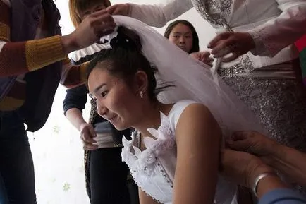Stolen Bride Kirgizisztán - hírek képekben (a menyasszony) Stolen Bride Kirgizisztán - hírek képekben