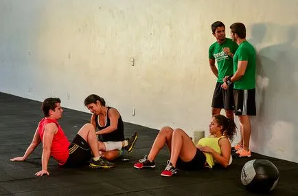 CrossFit - mi ezt a sportot, milyen CrossFit edzés (CrossFit) CrossFit - mi ez a sport, mi CrossFit edzés