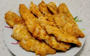 Csirke filé tésztát a serpenyőben, és a sütőben fotó recept