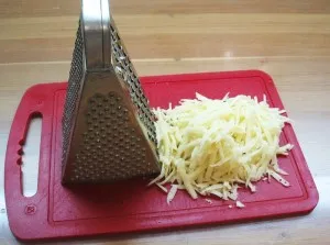 Csirke filé tésztát a serpenyőben, és a sütőben fotó recept