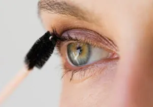 Make-up a szem lelógó sarkokkal - megosztási titkok (smink a szem lelógó sarkok pótlására a leengedett sarkok szem) Make-up a szem lelógó sarkokkal - share titkok