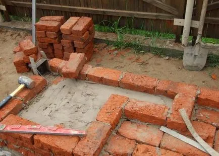 Grill és sütni alatt az üst tégla kezük (rajzok és fotók)