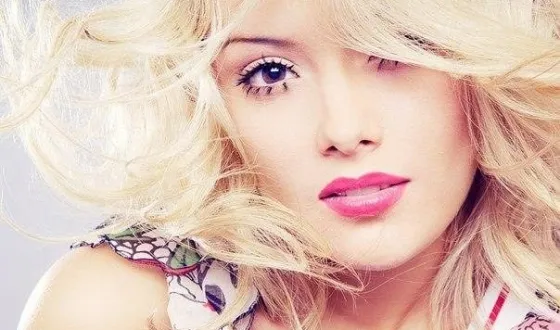 Aranyos make-up, lépésről lépésre történő alkalmazására vonatkozó utasításokat a saját kezében (saját) Aranyos make-up, lépésről lépésre történő alkalmazására vonatkozó utasításokat a saját kezét