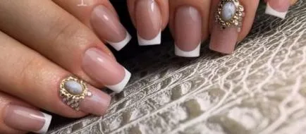 Elegáns francia manikűr -130 fotó -Fotó köröm design