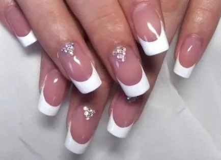 Elegáns francia manikűr -130 fotó -Fotó köröm design