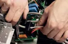 Összeszerelése az inverter és üzembe (a által jelzett érték a motor lemez) Összeszerelése az inverter és az üzembe helyezés
