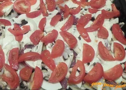 Hús francia paradicsommal és gombával a sütőben recept fényképpel (paradicsom) Hús francia paradicsommal és gombával a sütőben recept egy fotó