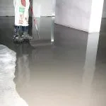 Önterülő padló kezét lépésről lépésre (és ki!) (Lépésről lépésre) Önterülő padló kezét lépésről lépésre (és ki!)