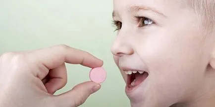 Nevek antibiotikumok megfázás és influenza, a gyógyszerek listáját, a felnőttek, gyermekek és terhes nők (antibiotikumok) Nevek antibiotikumok megfázás és influenza, a gyógyszerek listáját, a felnőttek, gyermekek és terhes nők