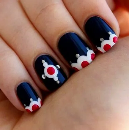 Nails zakó a kép, köröm design burkolat egy minta