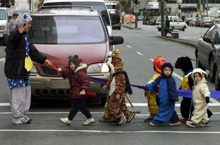 feladatait gyalogos