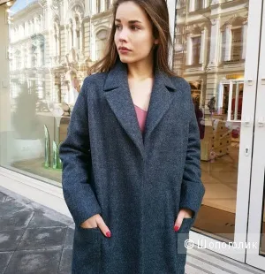 Vonjuk be a francia nők a boltban egy másik boltban (üzlet) Vonjuk be a francia nők a boltban egy másik boltban