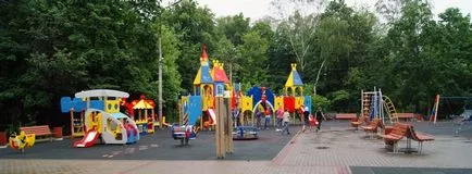 Pihenőpark Sokolniki fotó, foglalkozik a főbejárat megközelíthető metróval