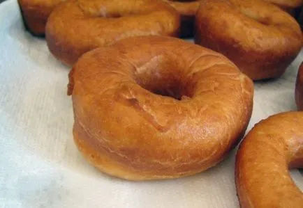 Donuts és fánk - kell főzni a rózsás konty (fánk kefir) Donuts és fánk - kell főzni a rózsás zsemlét