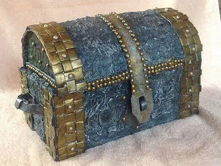Pirate mellkas kezeddel mondani, hogyan teheti ki a dobozból és kartonból (karton) Pirate mellkas kezeddel mondani, hogyan teheti ki a dobozból és kartonból