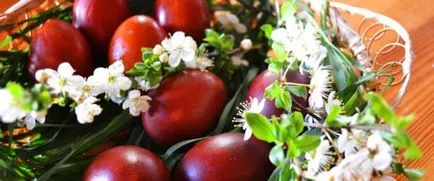 Miért húsvéti süteményeket sütni és festett tojás történelem, jelek
