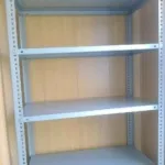 Polcok az erkélyen kezével fajok rajz (fotók és videó)