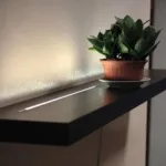 Polcok az erkélyen kezével fajok rajz (fotók és videó)