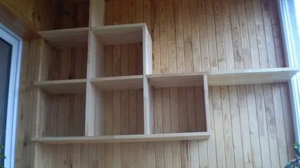 Polcok az erkélyen Fotóinak kezét, hogy hogyan lehet