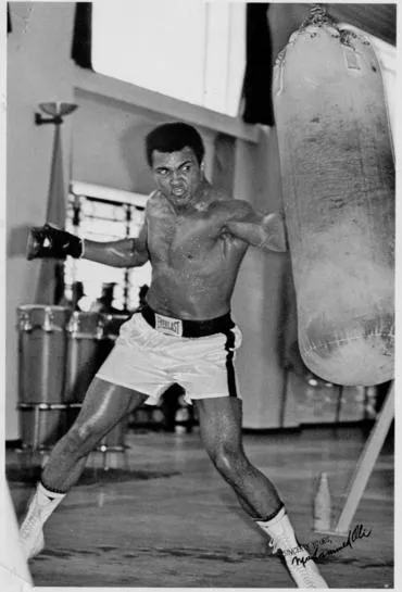 Lebegés, mint a pillangó, és csíp, mint a méh, hogy Muhammad Ali 70 éves! (Fotó)