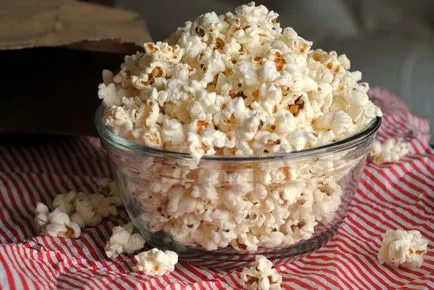 Popcorn - előnyei és hátrányai, hasznos tulajdonságok és ellenjavallatok, ez lehet enni pattogatott kukoricát
